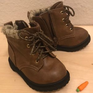 Baby boots brown size 4